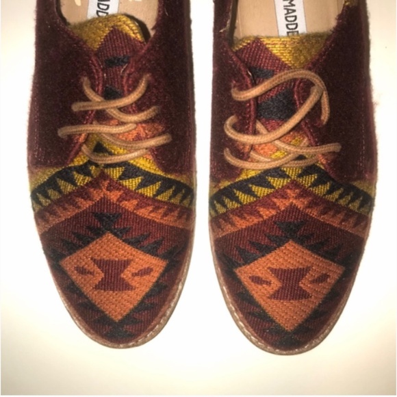 Steve Madden Jazie Aztec Tapestry Colorful Oxfords Shoes Lace up Flats Size 6.5 - Picture 3 of 11